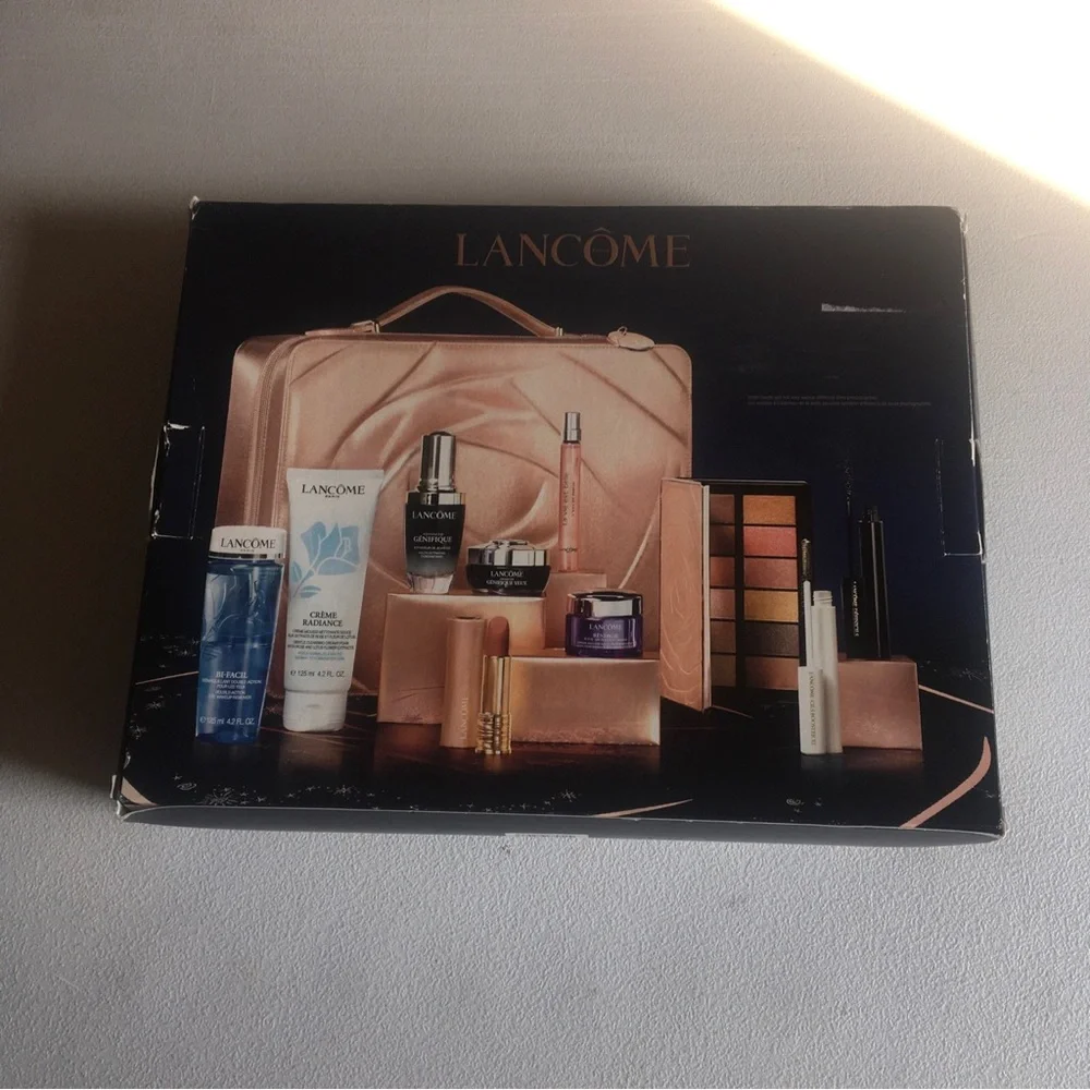 Lancôme limited edition holidays collection Skincare & Makeup Gift Set